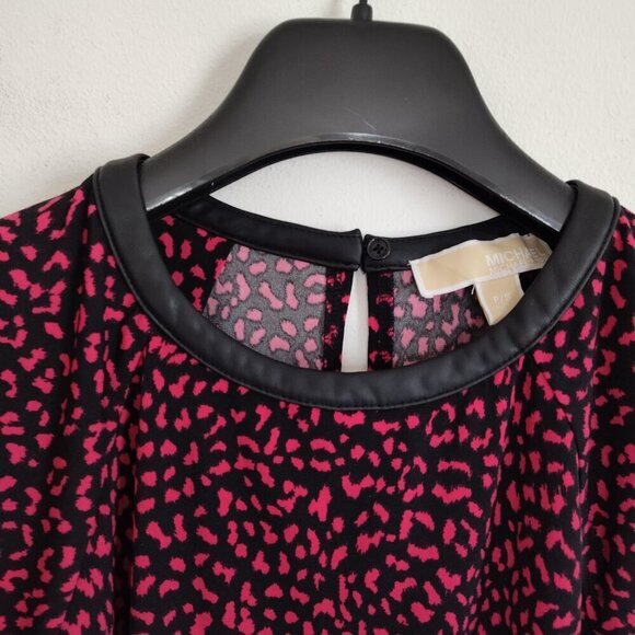 Ladies Petite SZ PS Michael Michael Kors Black/Red Knit Top - Picture 2 of 5